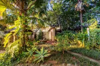 Christie's guesthouse Hotels near Montrose Falls