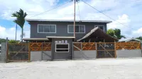 Qua Roviana Motel Hotels in 