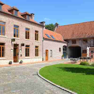 Le Domaine des Cigognes Hotel Exterior