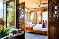 Sticky Rice Villas Hotels in Crafers