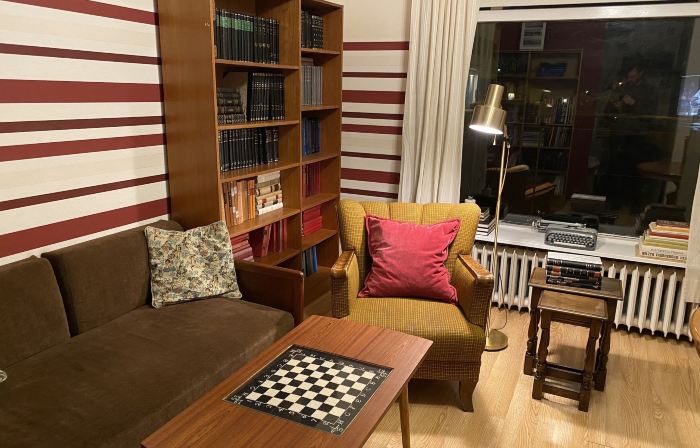 The Bookstore Family Apartment