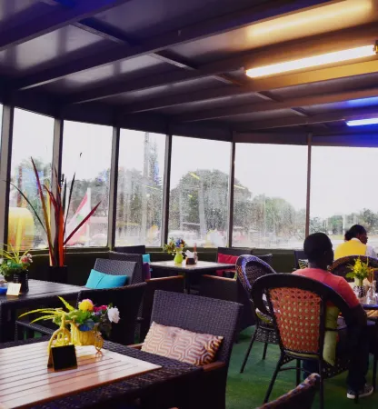 Executive Inn Отели в г. Грэйтер Монровия