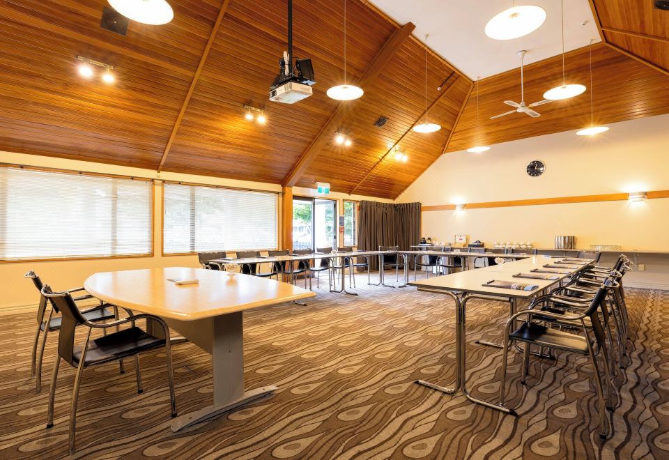 에어포트 게이트웨이 모터 로지 객실