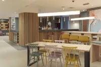 Hampton by Hilton Corby/Kettering - bar