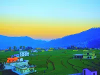 Garur Valley Hotels in Kausani