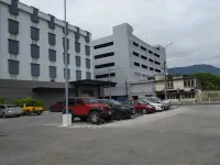 Best Western Santorin - parking