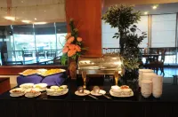 New Travel Lodge Hotel - breakfast