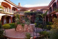 Encanto de la Sierra Hotel - parking