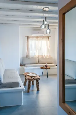 Vilos Suites - Bed and Breakfasts