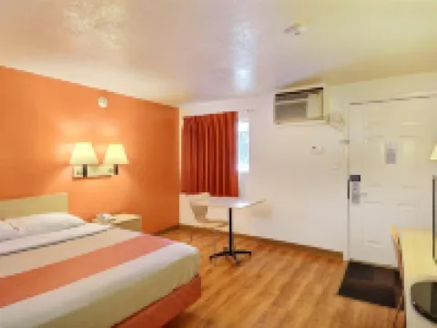 Travelodge by Wyndham Brattleboro VT Hotels in Windham County
