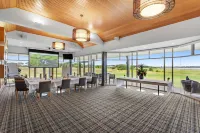 13th Beach Golf Lodges Hotels in Wallington
