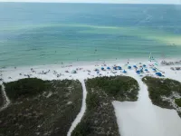 Twin Palms at Siesta Hotels in Osprey