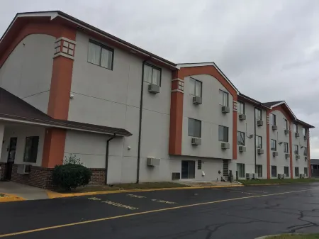 Best Inn Отели в г. Еттрик