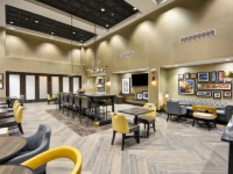 Hampton Inn & Suites Detroit/Warren Hotels in Warren