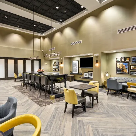 Hampton Inn & Suites Detroit/Warren