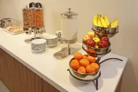 Holiday Inn Express & Suites PLAYA DEL CARMEN by IHG - petit déjeuner