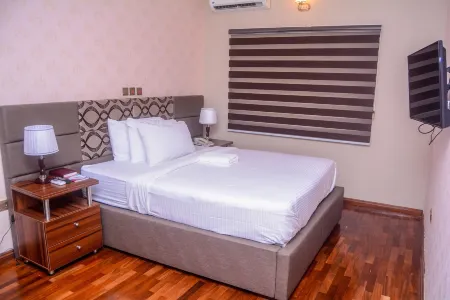 Mahogany Hotel and Suites