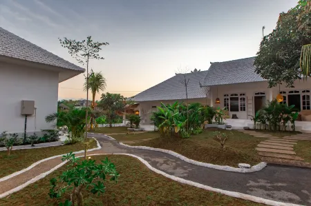 The Manik Toya Отели рядом с достопримечательностью «Thomas Beach»