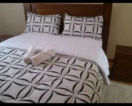 イースト ゲート ホテル アティ・リバーのホテル