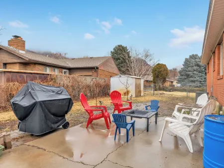 Mountain Views , Skiing, Lake & Coffee Bar