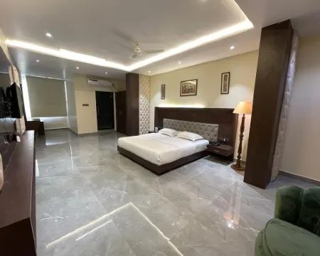 皮納基酒店 比拉斯普酒店