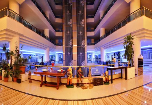 4. 데모산 호텔..