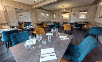 Logis Hôtels - Hôtel et Restaurant le Lion d'Or