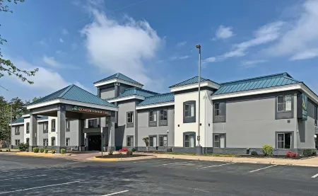 Quality Inn & Suites Quantico Отели в г. Гриффис-Уайдуотер