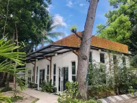 Santander Pebbles Beach Resort Hotels near 건우Gunwoo Dive Resort