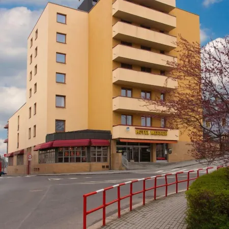 Hotel Merkur - Jablonec Nad Nisou Отели в г. Яблонец-над-Нисоу