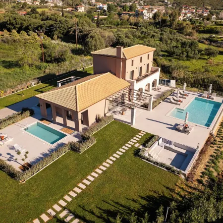 Reveli Suites