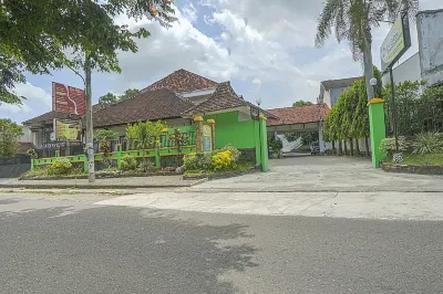 OYO Life 90589 Palem Garden Hotel Hotels in Tulungagung Regency