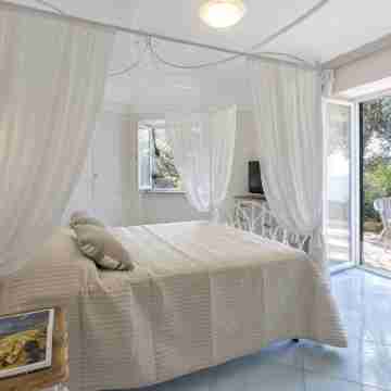 Villa dei Lecci - 7 Luxury Villas with Private Pool or Jacuzzi Rooms