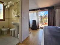 Hotel Atlantic Palace Hotels near Corridoio Vasariano