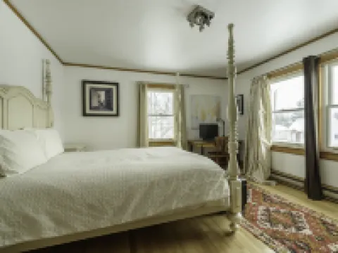 Maison Sherman's House Hotels in Scotstown