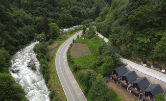 Ayder Vanak Stone Suites