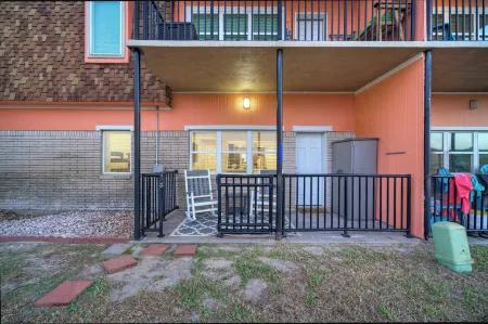 Port A Escape w Pools Patio Walk to Beach la Concha by AvantStay