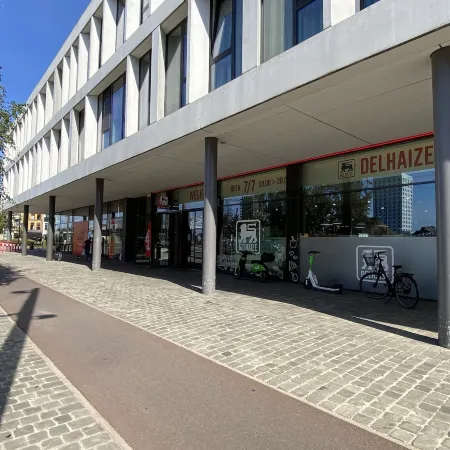 One Lux Stay Near Fashion District
