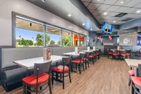 Ramada by Wyndham Sioux Falls Airport-Waterpark & Event Ctr - Aamiainen