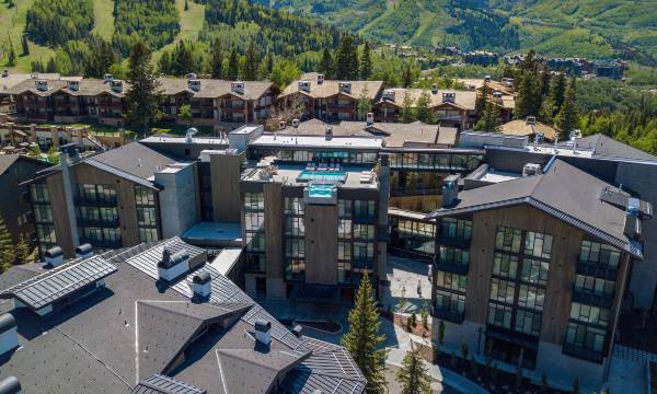 Goldener Hirsch, Auberge Collection