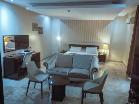 Fullmoon Hotels Owerri