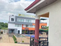F2 Hotel and Apartment فنادق في Kwabre