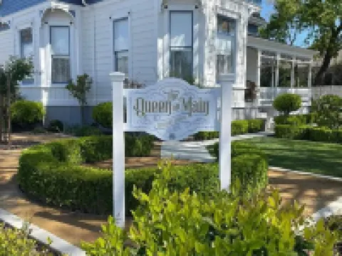 The Queen on Main Hotels in Winters