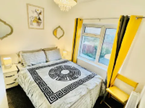 Birmingham 3 Bedrooms- Sleeps 6- Free Parking Hotels in Kidderminster