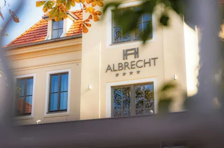 Hotel Albrecht Отели в г. Братислава