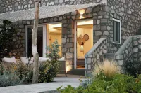 Nirome Luxury Suites