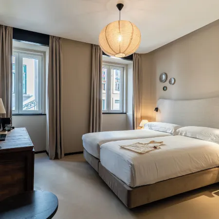 Casa Teva Lisboa Boutique Hotel by Chic&Basic Отели рядом с достопримечательностью «Лиссабонский собор»