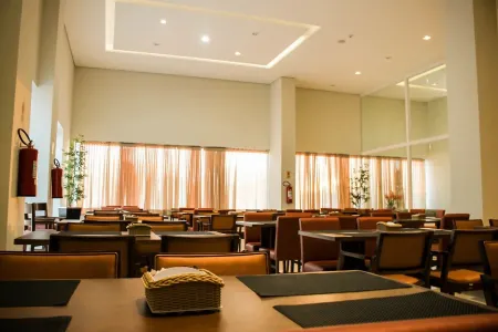 Hotel Caju de Ouro Отели рядом с достопримечательностью «Feiraguay Shopping Popular»