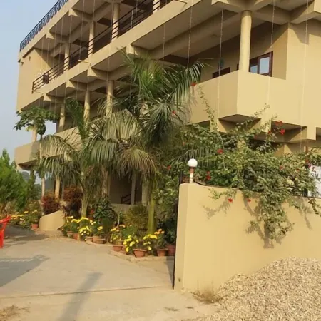 Sauraha Boutique Resort