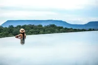 จันทน์งาม เมาท์เท่น วิว รีสอร์ท ChanNgarm Mountain View Resort - ที่มีสระว่ายน้ำ